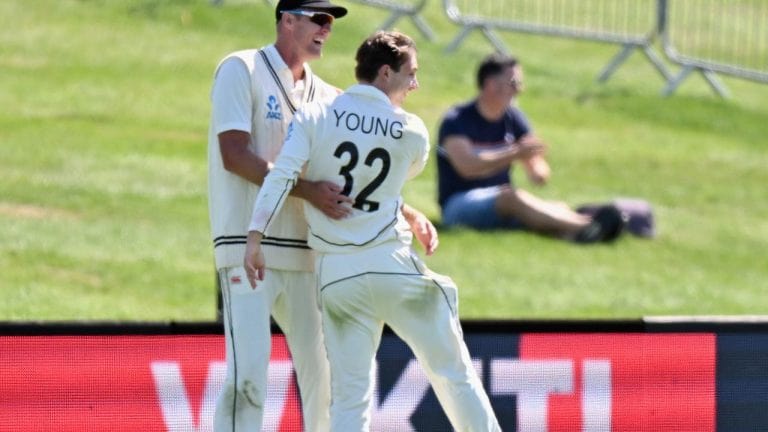 NZ vs SA : Will Young takes a unbelievable  one-handed catch